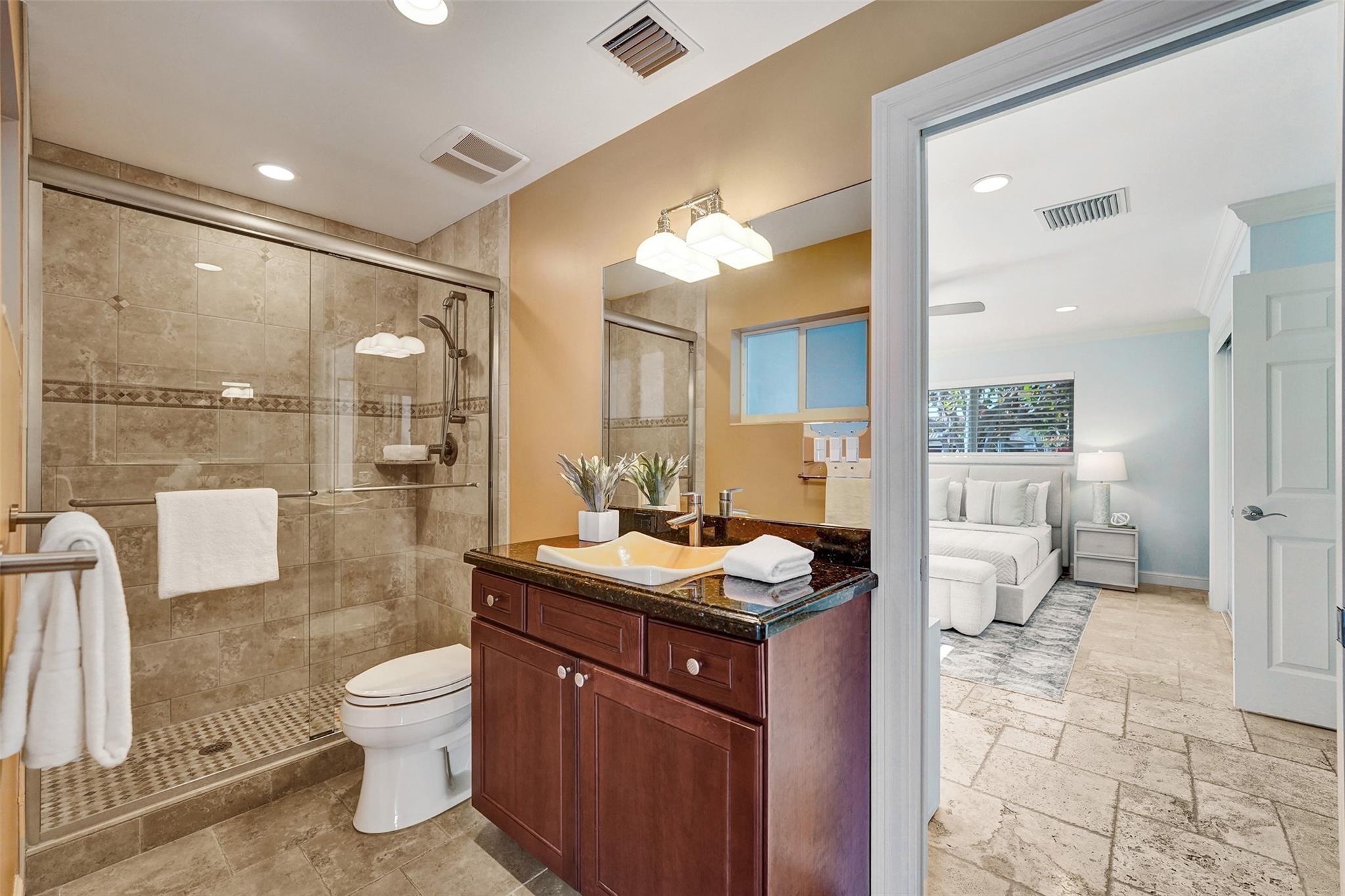 Cabana Bath and entry from 2nd bedroom