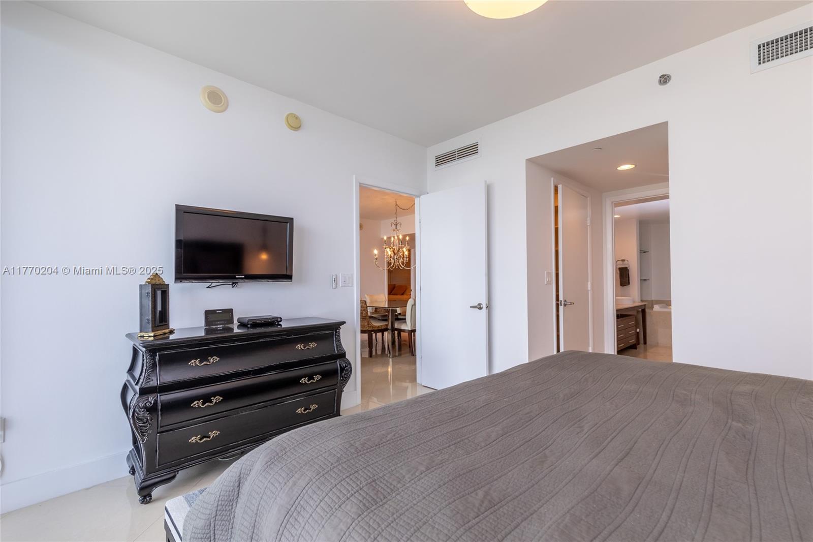 495 Brickell Ave #1005, Miami FL 33131
