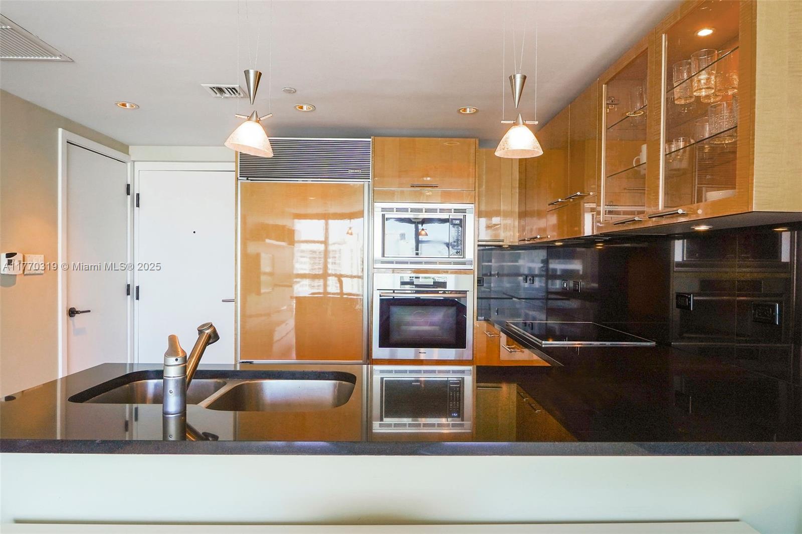 6801 Collins Ave #1214(door1203), Miami Beach FL 33141