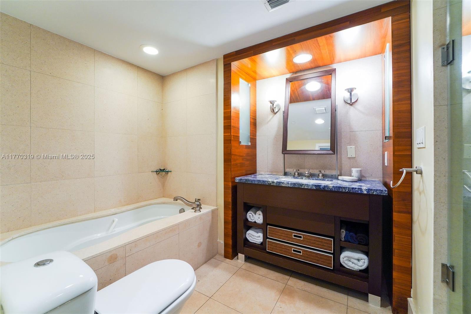 6801 Collins Ave #1214(door1203), Miami Beach FL 33141