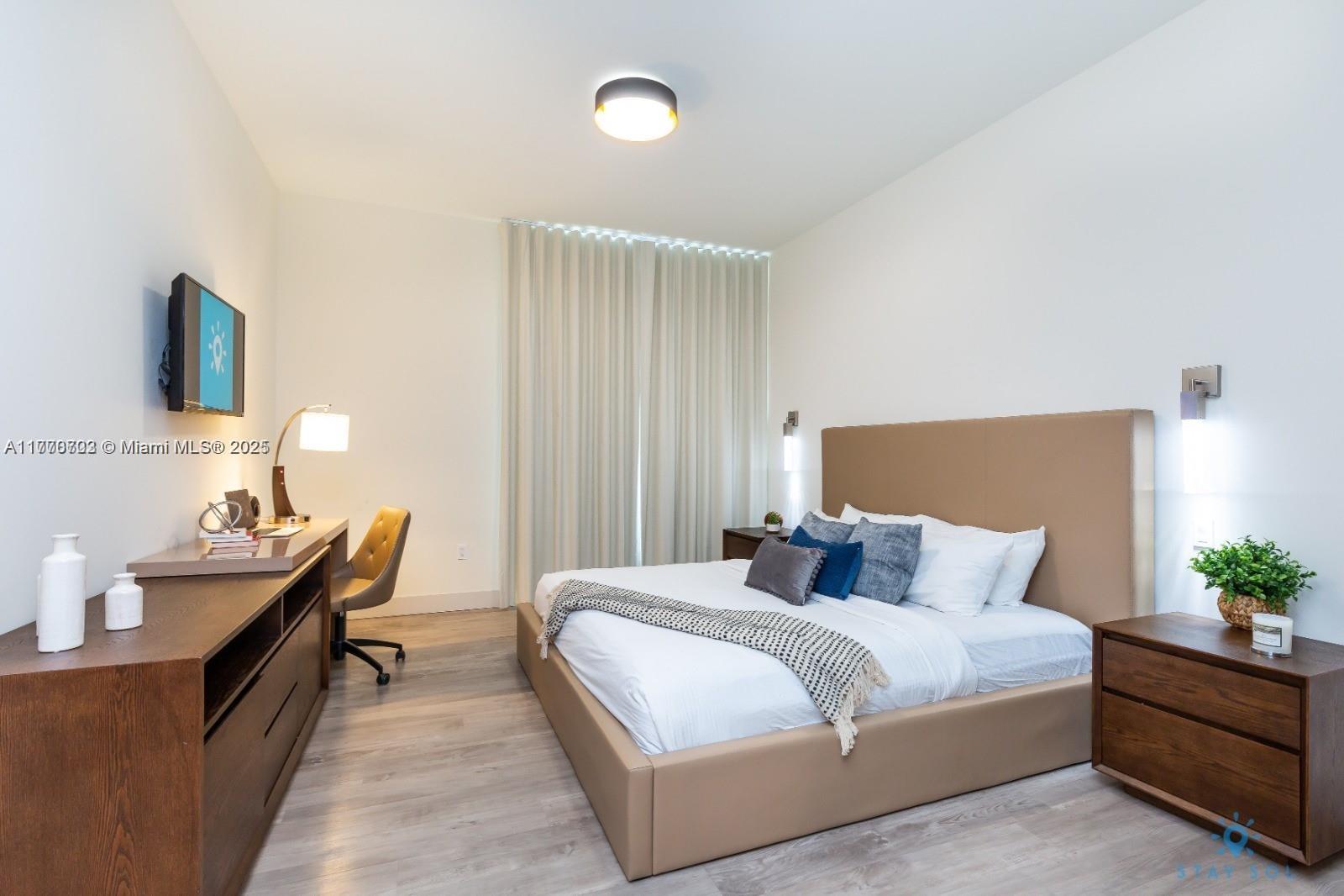 Costa Hollywood Condo