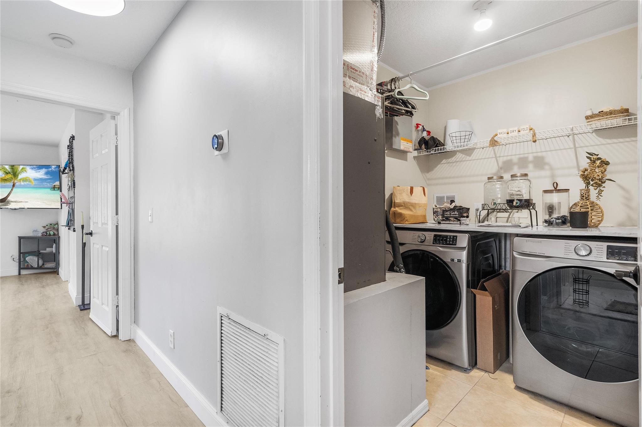 LAUNDRY ROOM
