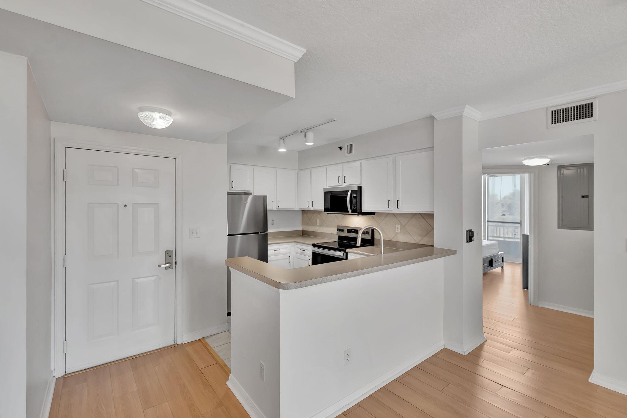 Da Vinci On Douglas Condo