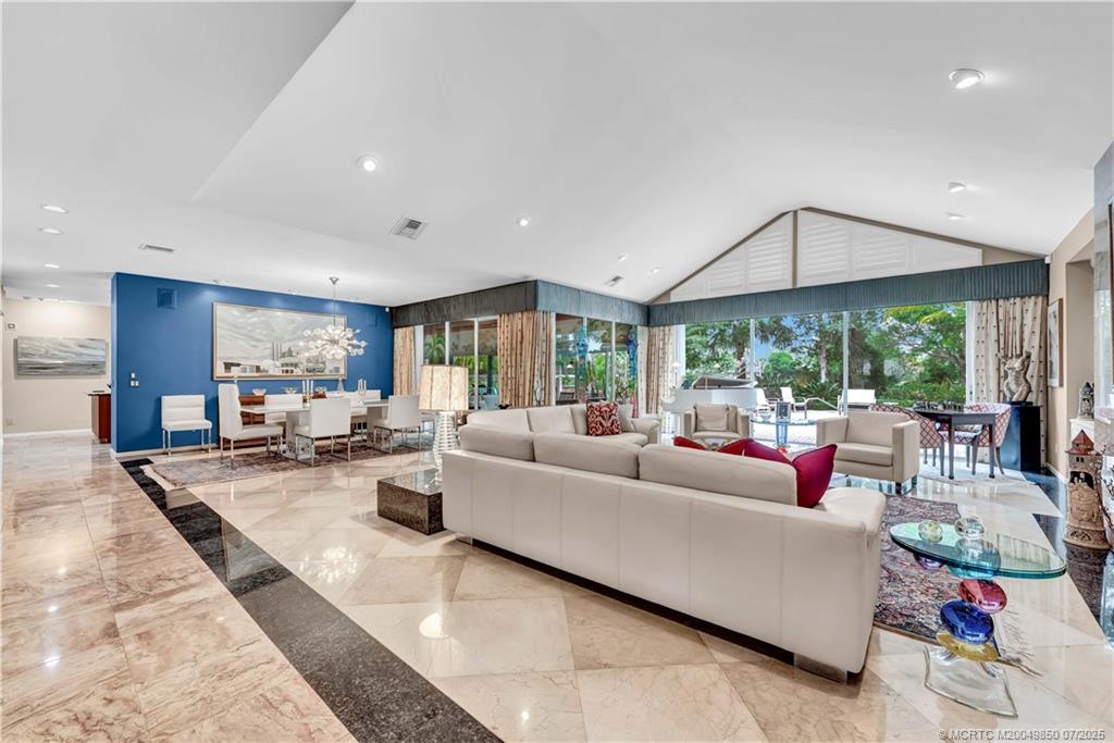 MLS# M20049850 Property Photo