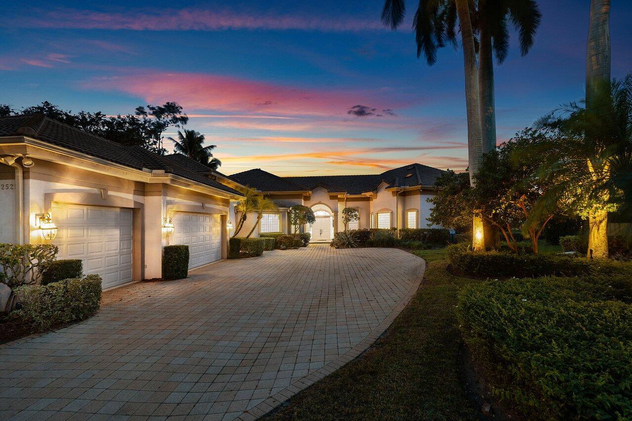 2525 Seminole Circle West Palm Beach FL 33409 | R11075401