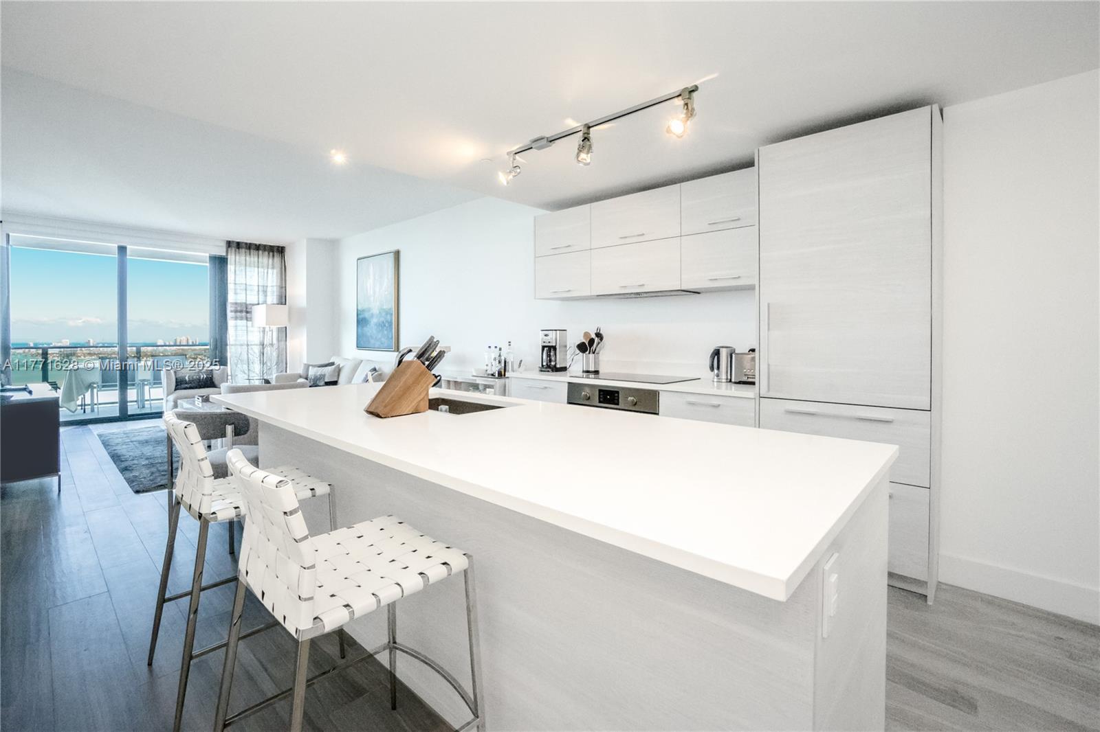 Condo for Rent in Miami, FL