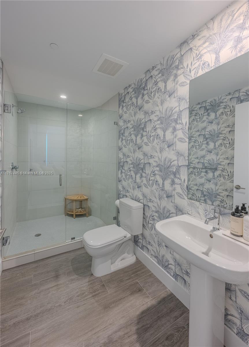 2900 NE 7th Ave #2407, Miami FL 33137