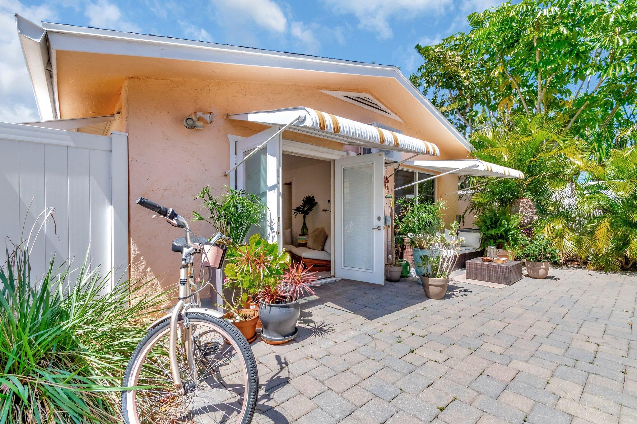 1201 N K Street Lake Worth Beach FL 33460 | R11075591