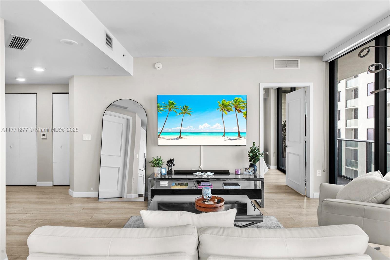 Condo for Sale in Miami, FL