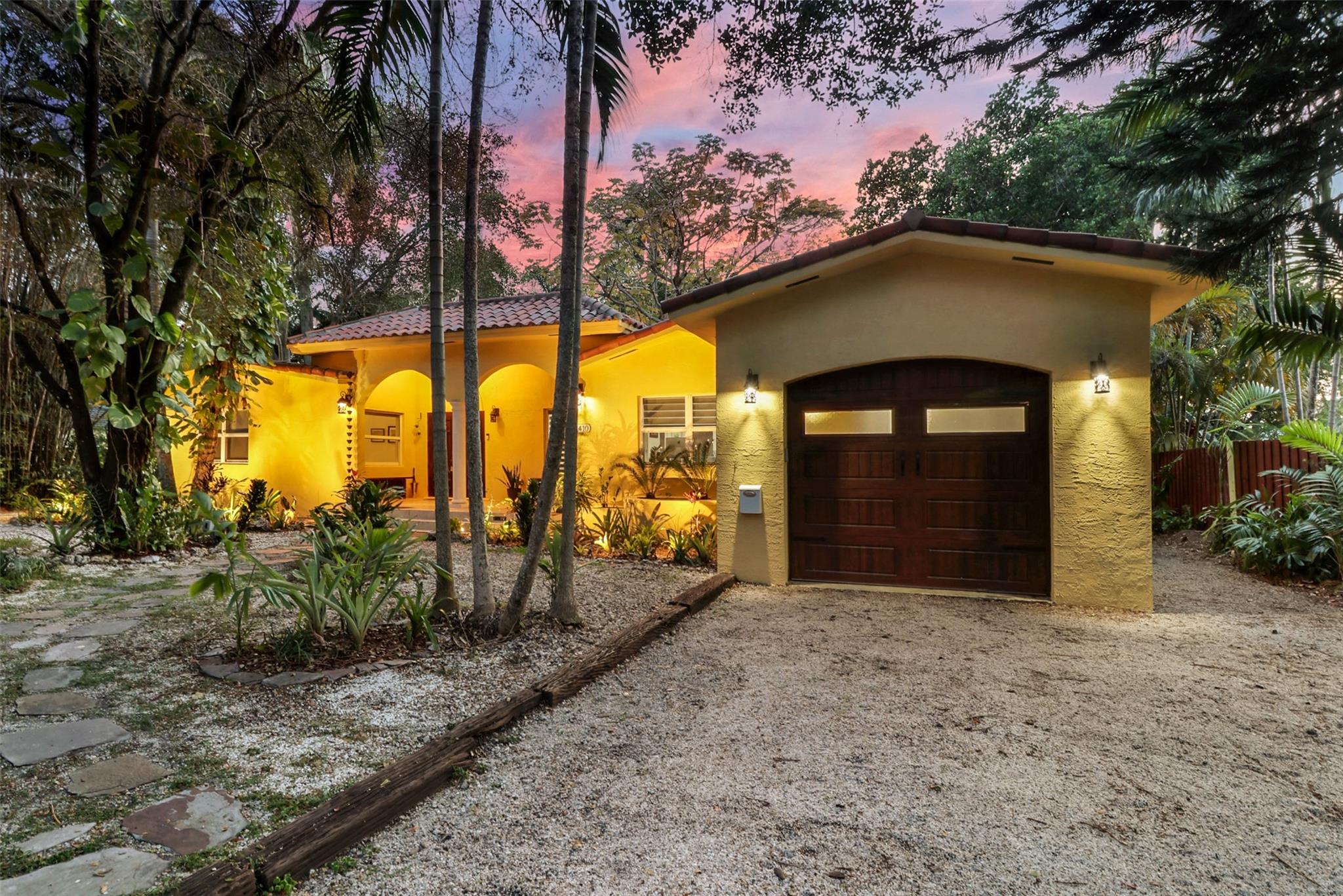 Homes for sale in Biscayne Park, FL | 11410 Griffing Bl, Biscayne Park, FL 33161 | MLS# F10494860