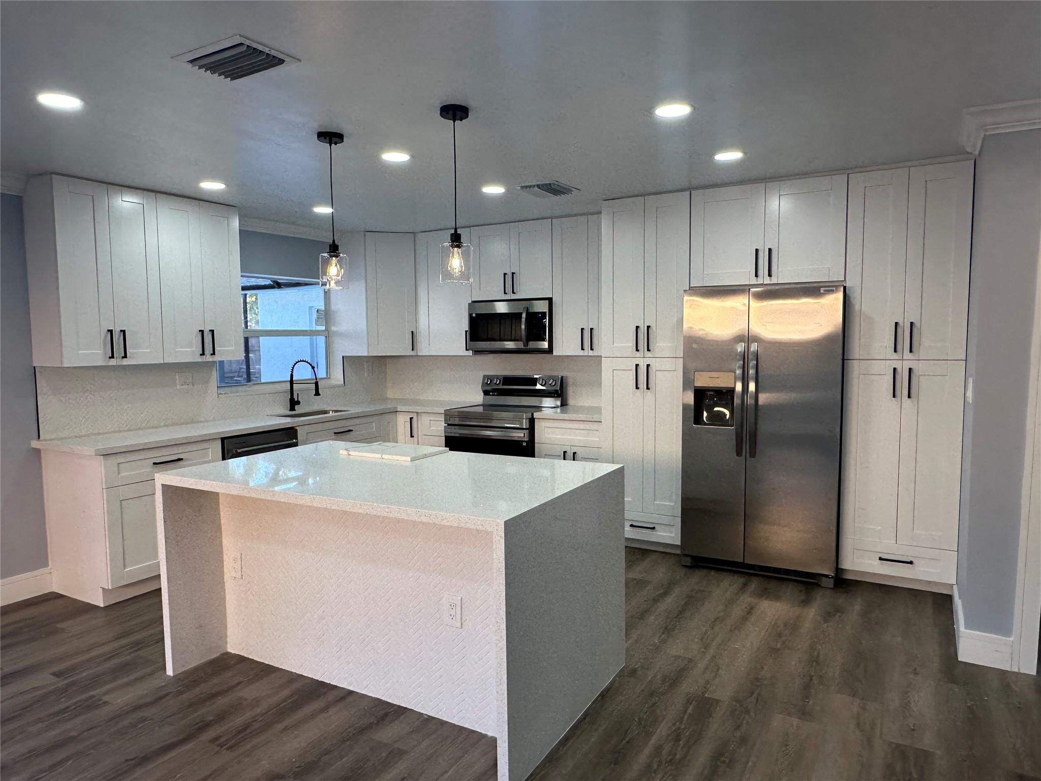 7470 Nw 38th Ct Lauderhill FL 33319 | F10494848