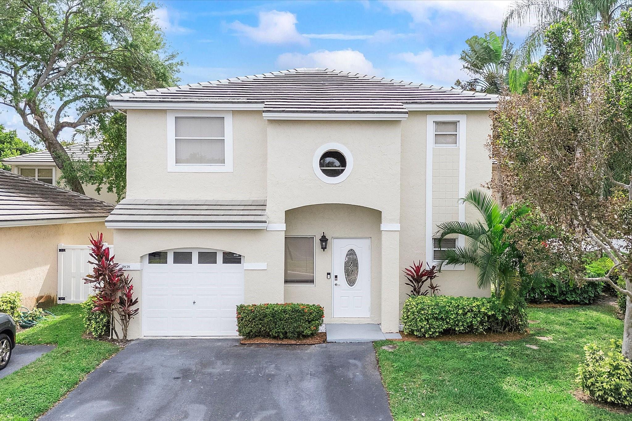 9838 Nw 2nd St Plantation FL 33324 | F10494844