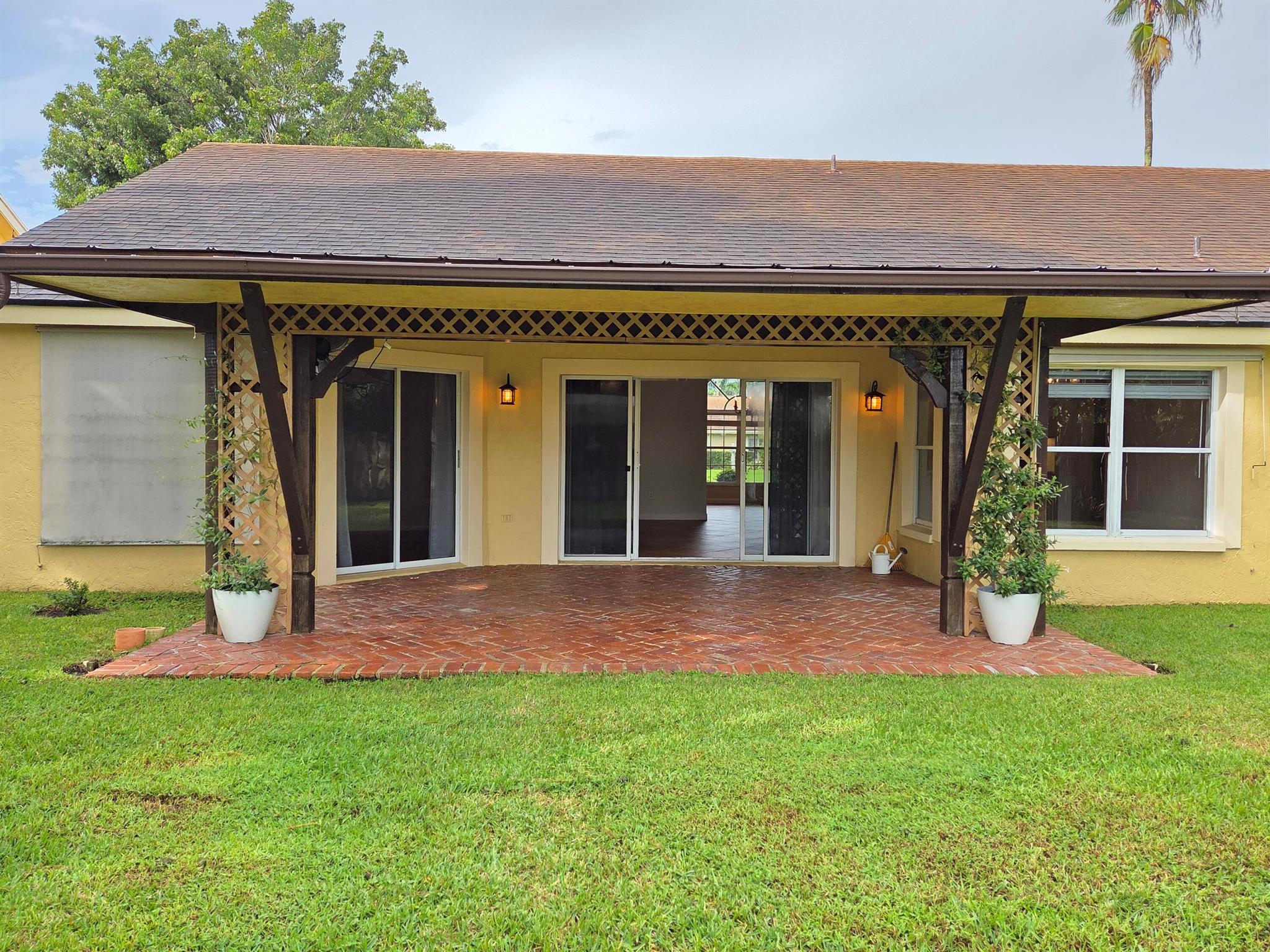 Homes for sale in Wellington, FL | 13053 Meadowbreeze Dr, Wellington, FL 33414 | MLS# R11076287