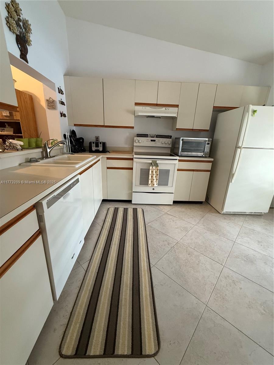 Homes for sale in Green Acres, FL | 3310 Perimeter Dr #3310, Green Acres, FL 33467 | MLS# A11773209