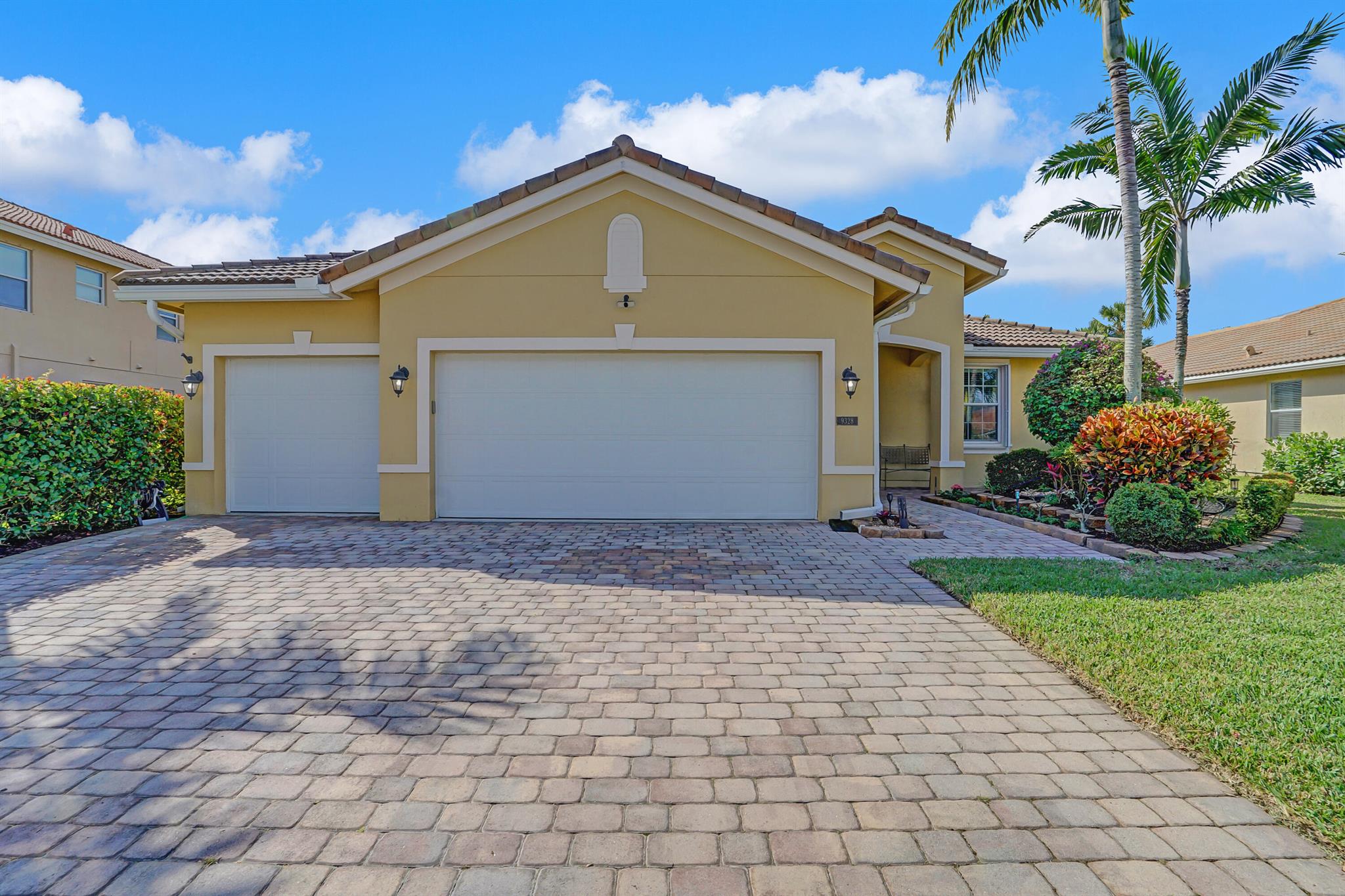 9328 Silent Oak Circle West Palm Beach FL 33411 | R11076348