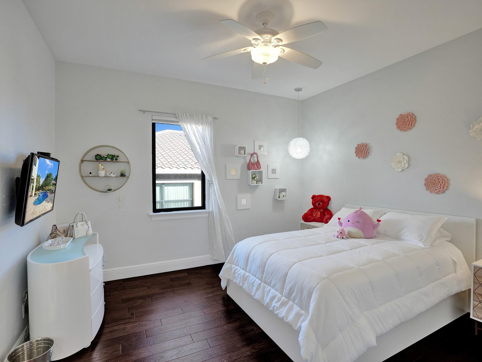 Bedroom with its own bathroom