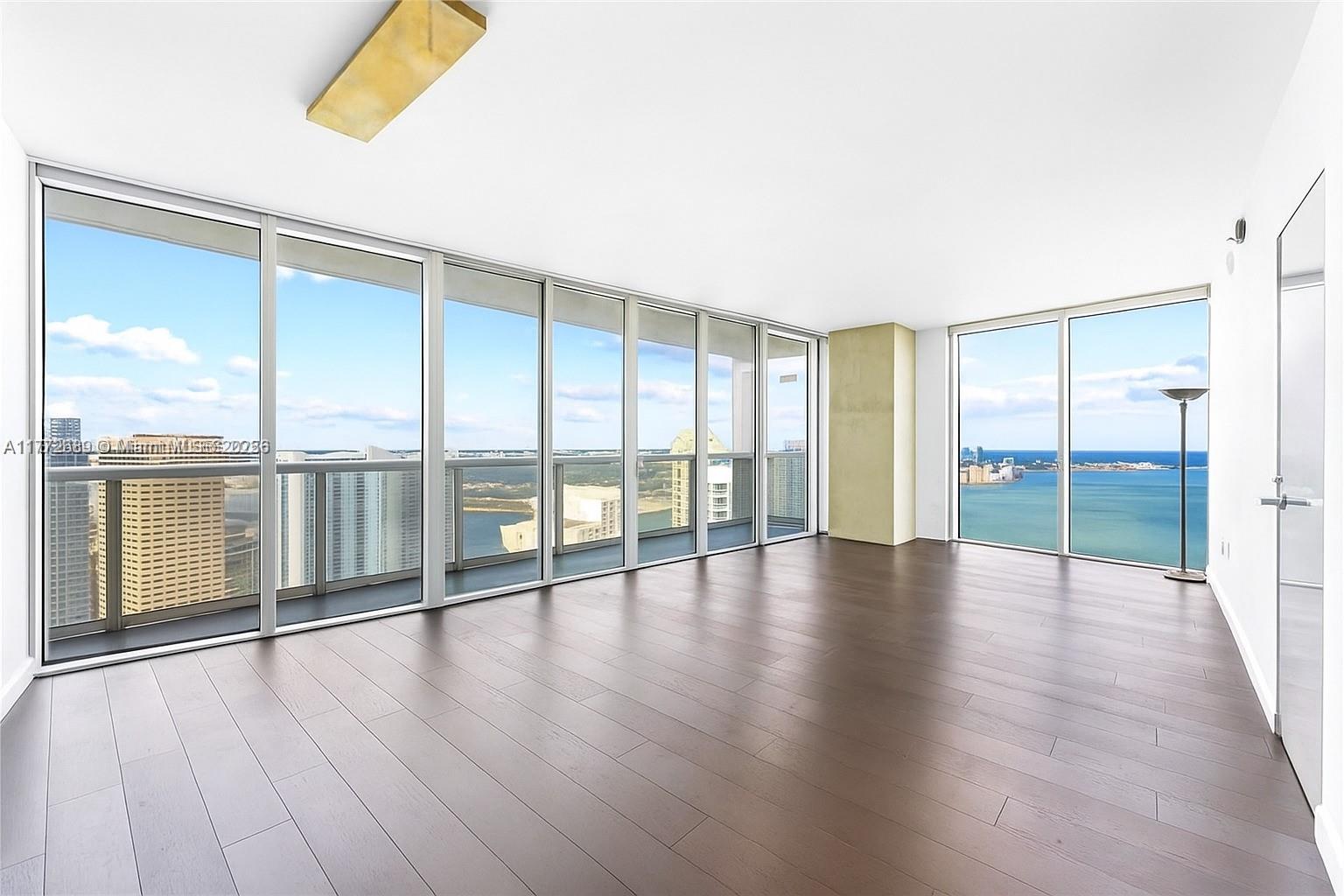Condo for Sale in Miami, FL