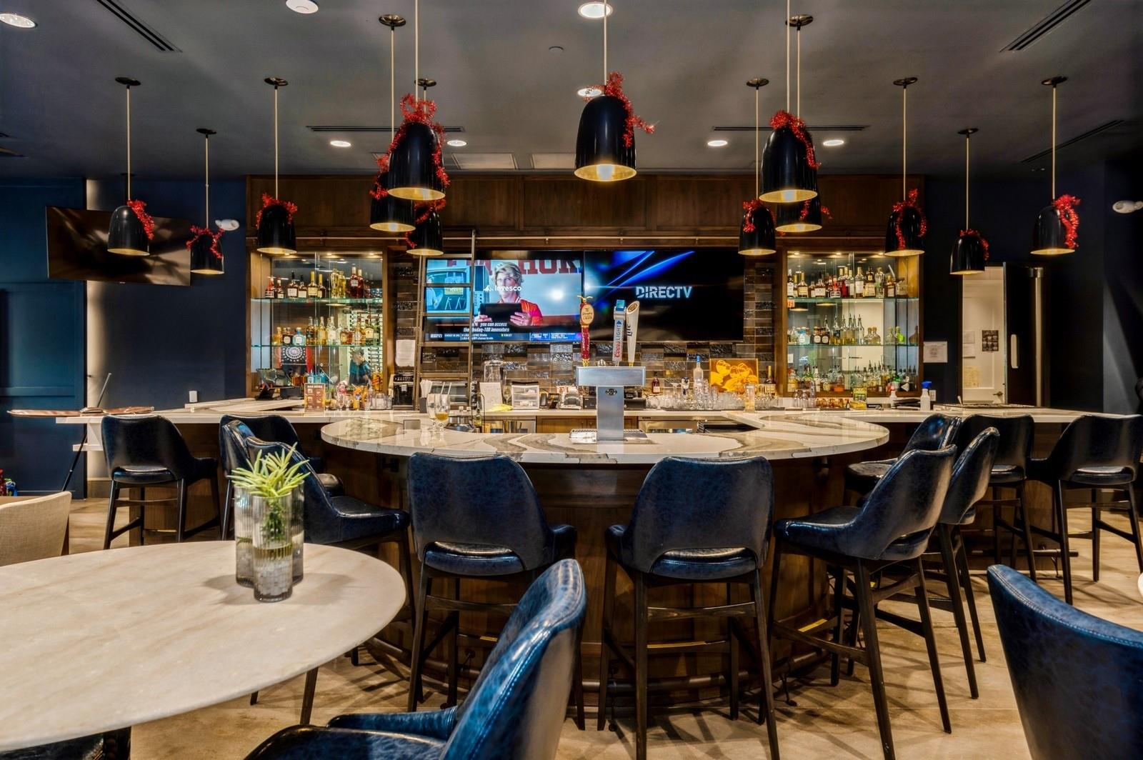 Valencia Sound Legends Lounge Sports Bar