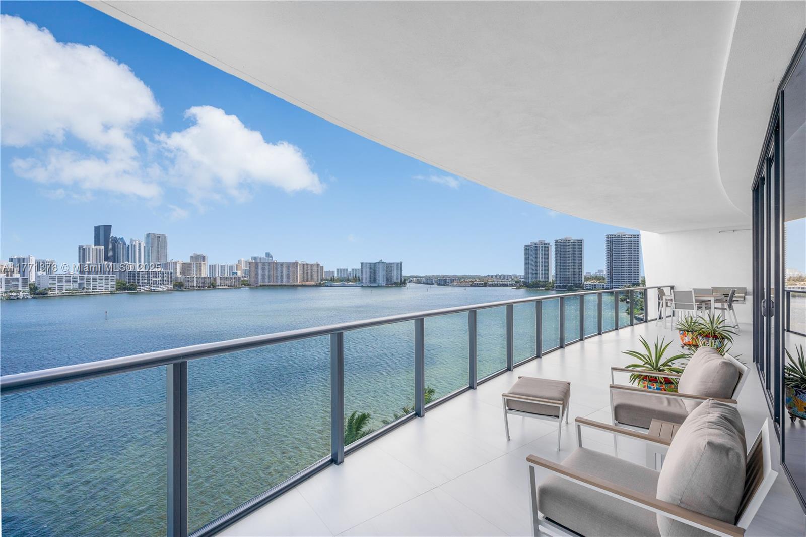 Apartamento en Venta en Aventura, FL