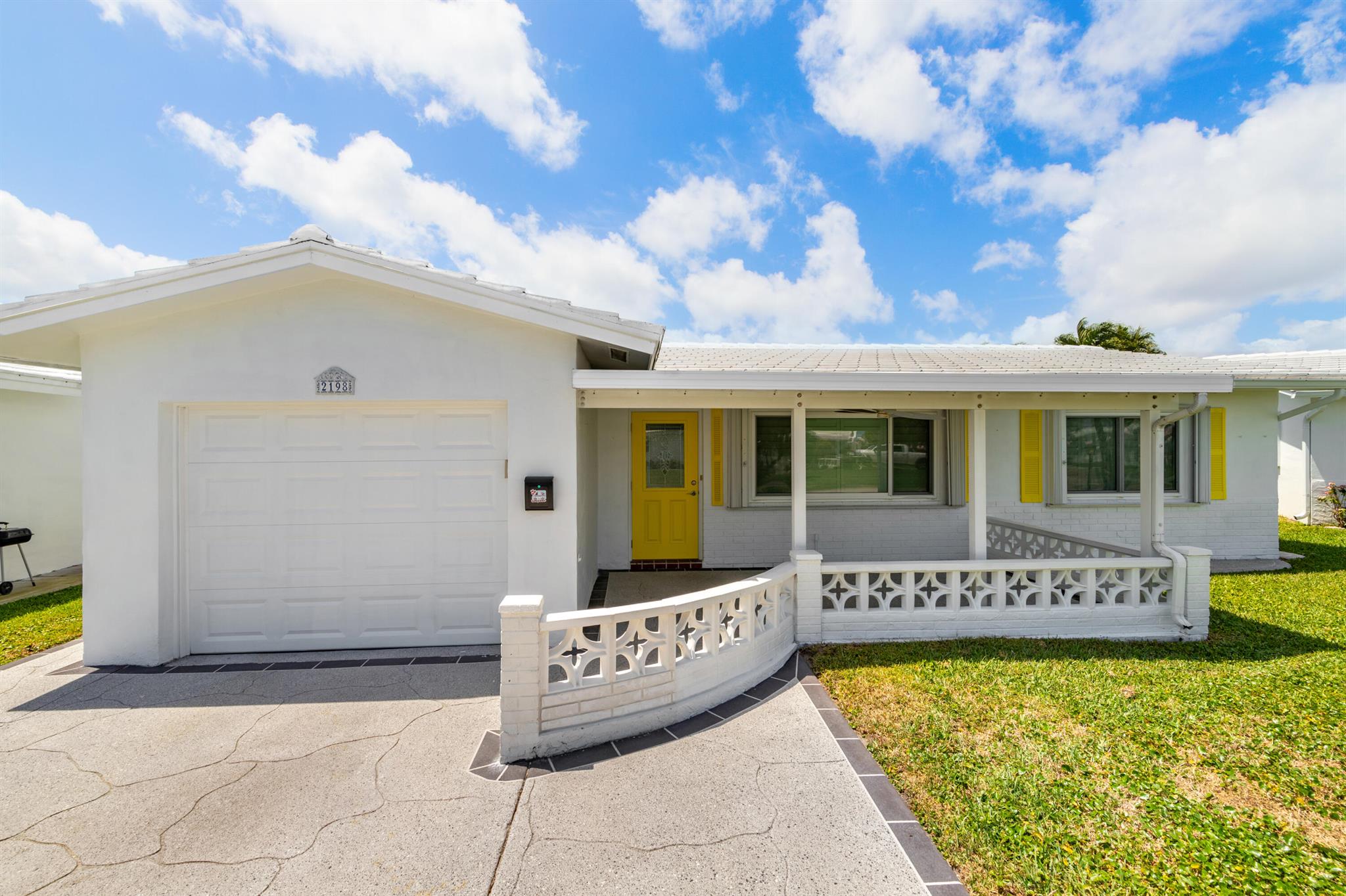 Homes for sale in Boynton Beach, FL | 2198 Sw 12Th Avenue, Boynton Beach, FL 33426 | MLS# R11077040