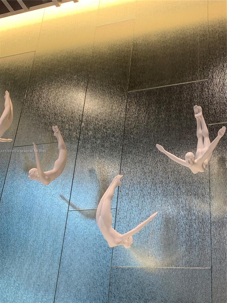 Condo for Sale in Miami, FL