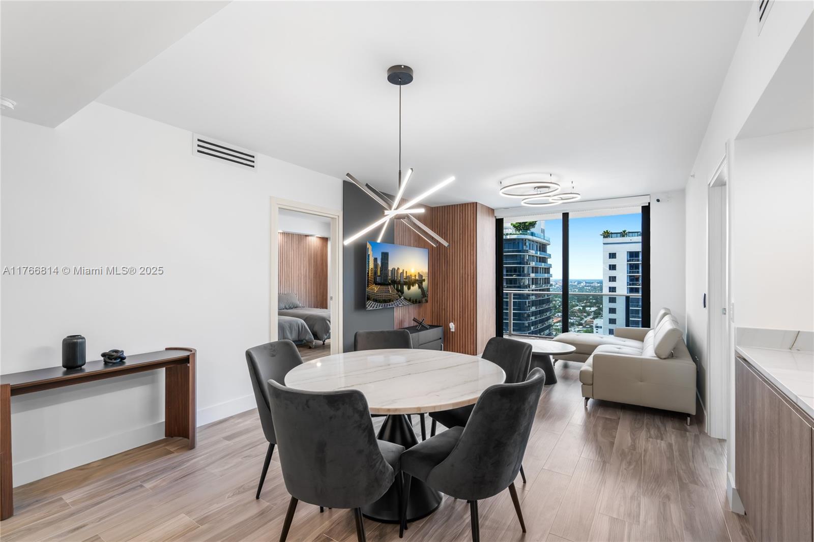 Condo for Sale in Miami, FL