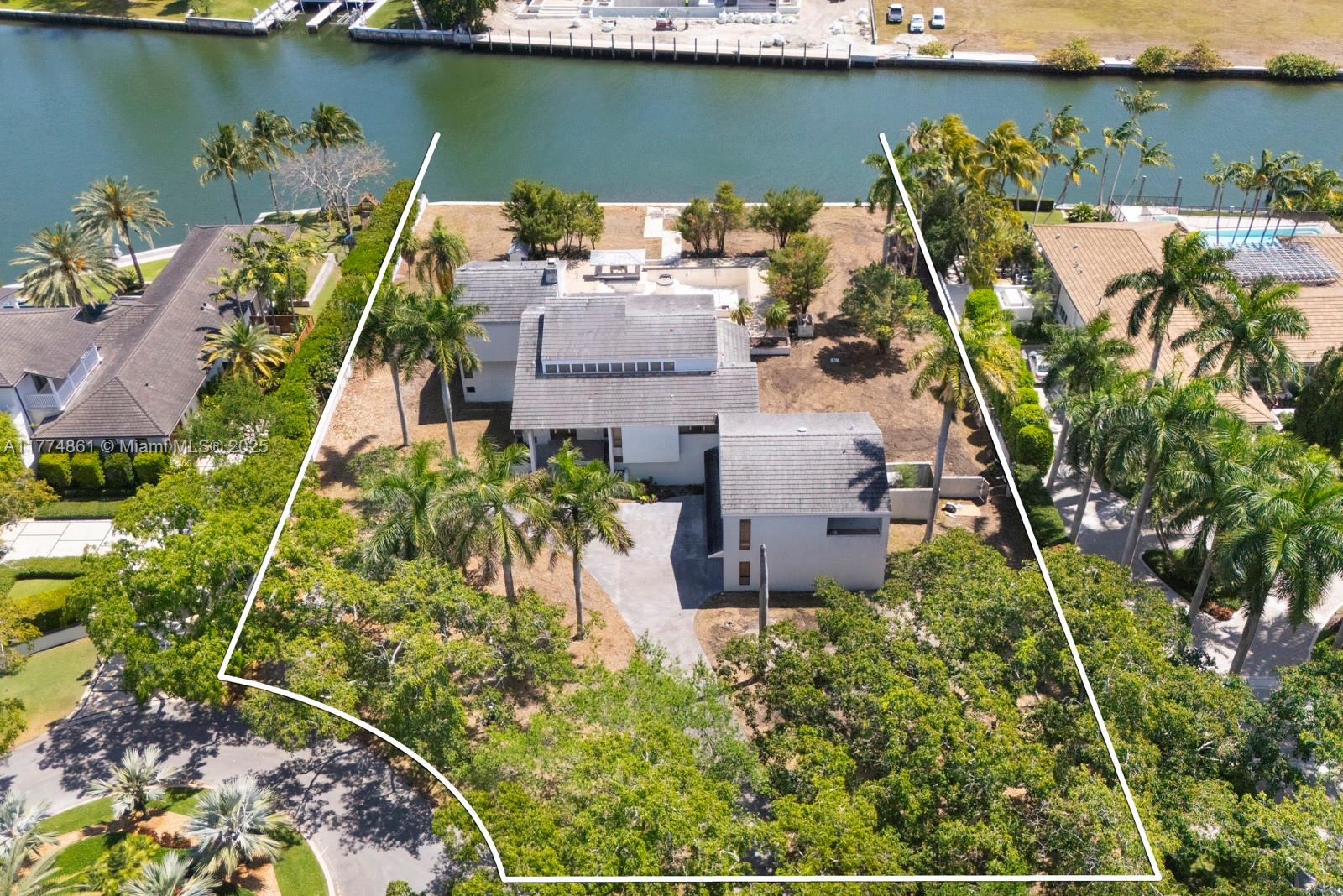 30 Leucadendra Dr, Coral Gables FL 33156