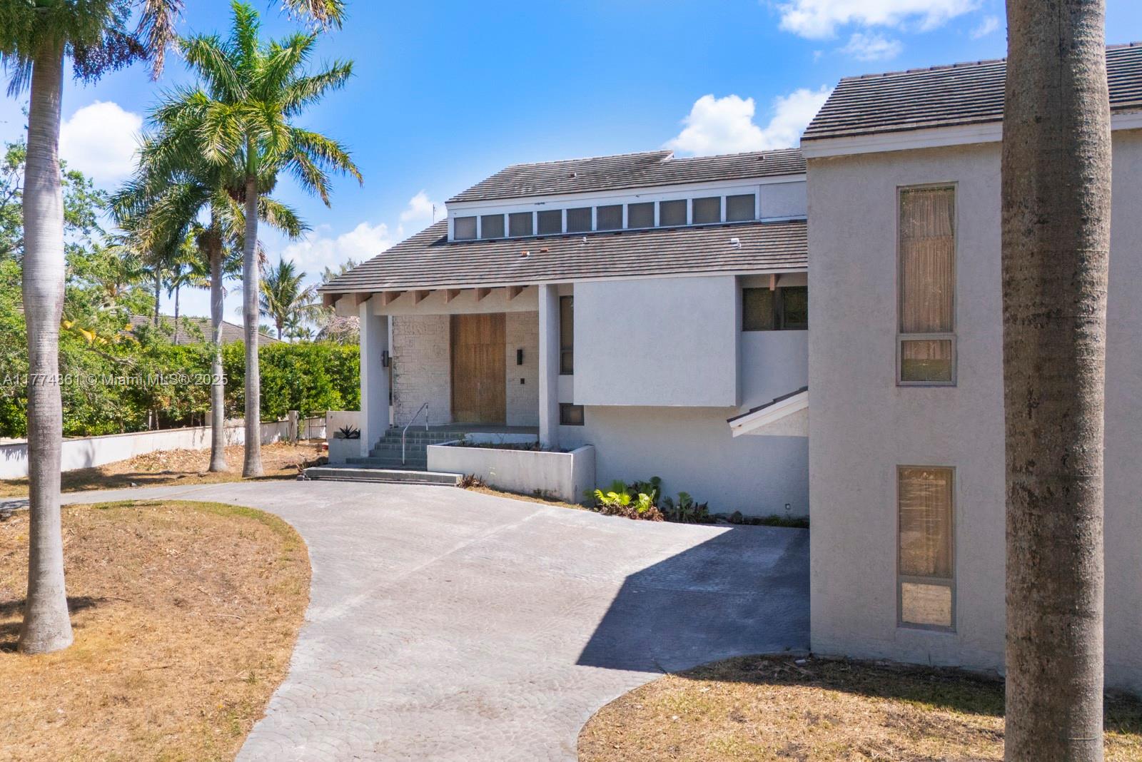 30 Leucadendra Dr, Coral Gables FL 33156