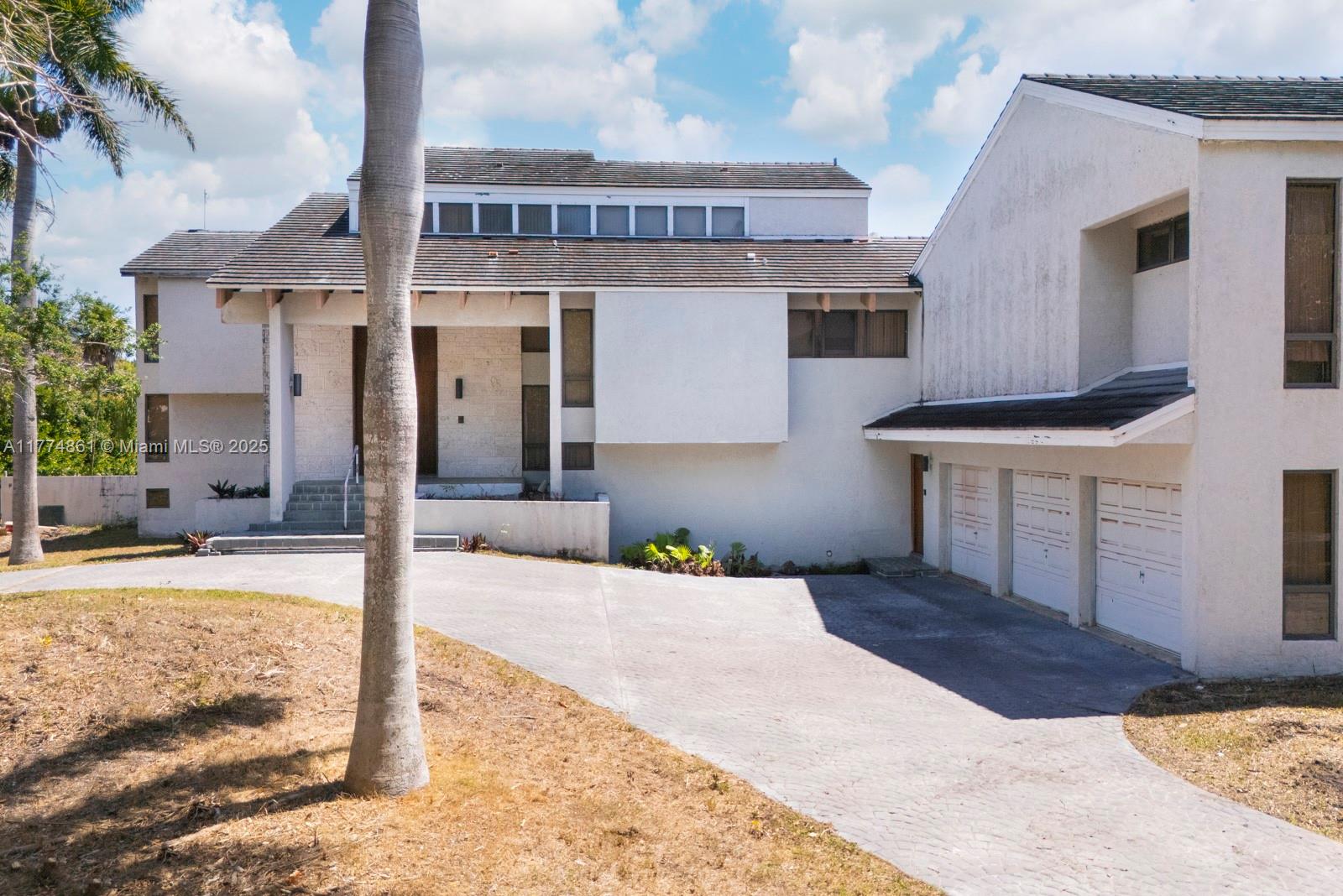 30 Leucadendra Dr, Coral Gables FL 33156
