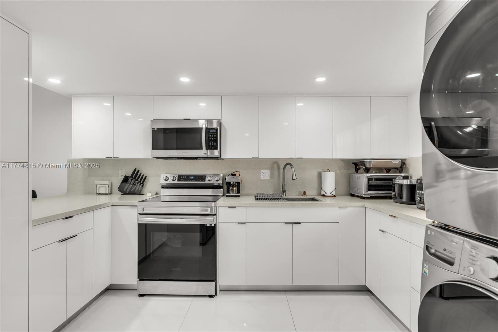 Fernwoods Condo No 1