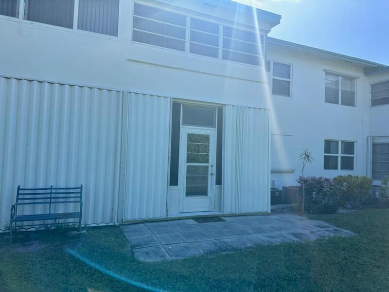 Homes for sale in Boynton Beach, FL | 1117 Lake Terrace #105, Boynton Beach, FL 33426 | MLS# R11077418