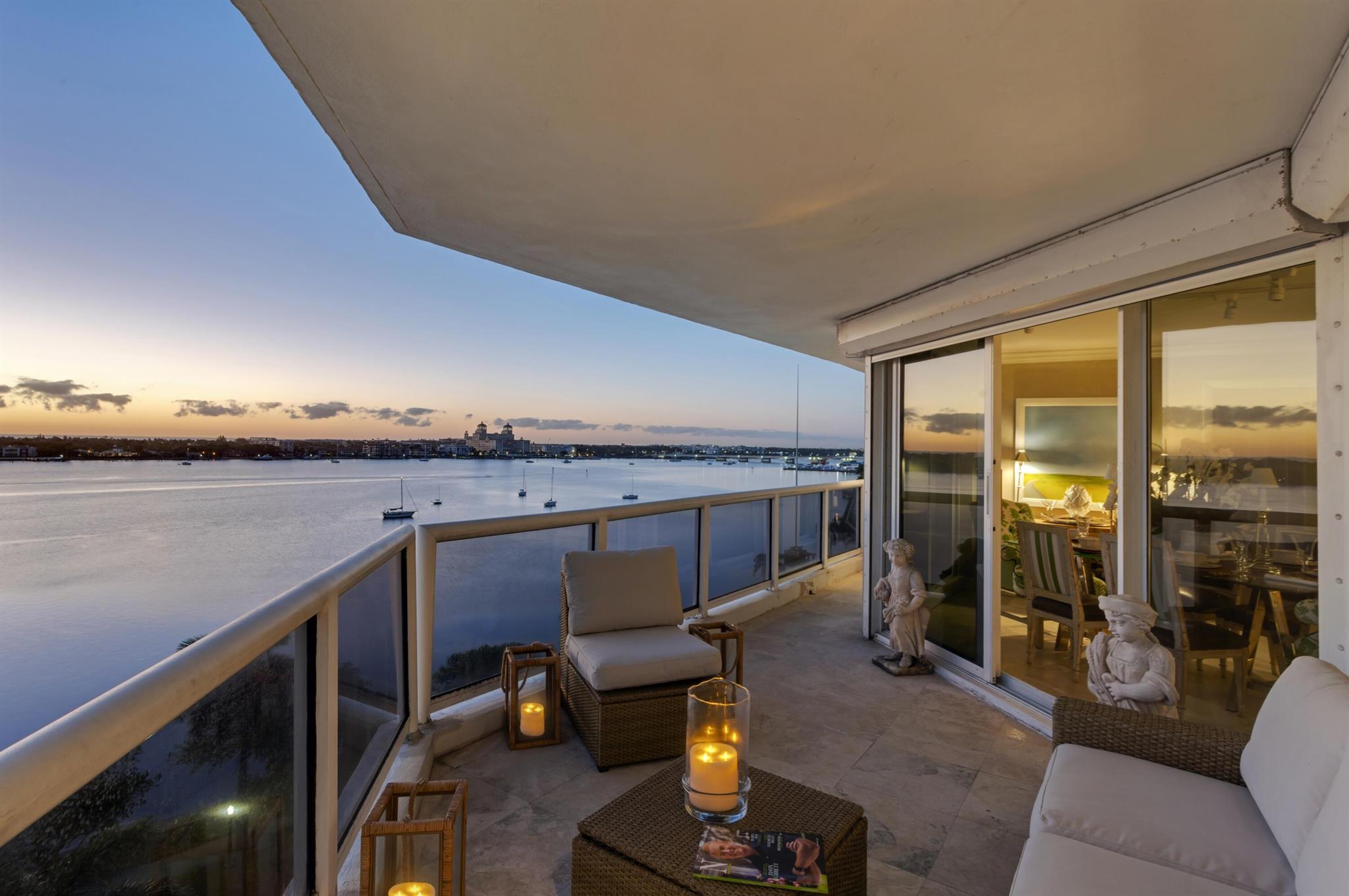 Apartamento à Venda em West Palm Beach, FL