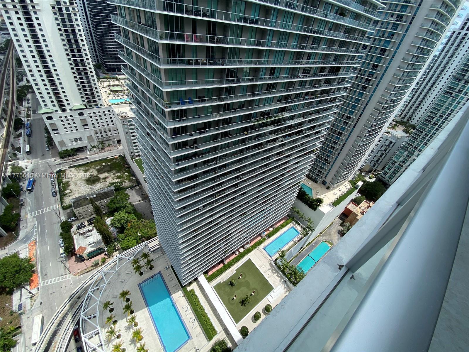 Condo for Sale in Miami, FL