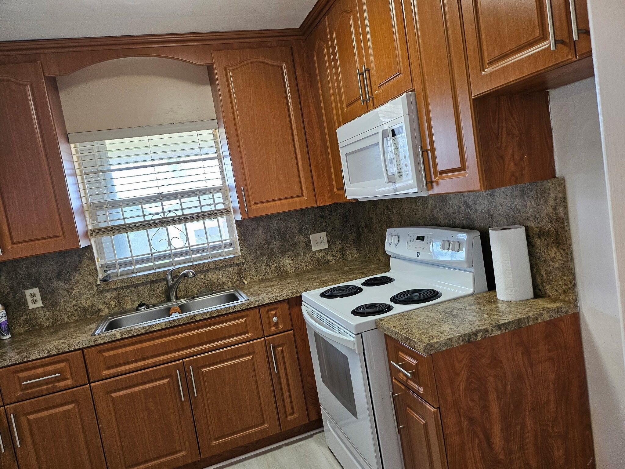 Homes for sale in Hollywood, FL | 5300 Washington Street #B329, Hollywood, FL 33021 | MLS# R11077560