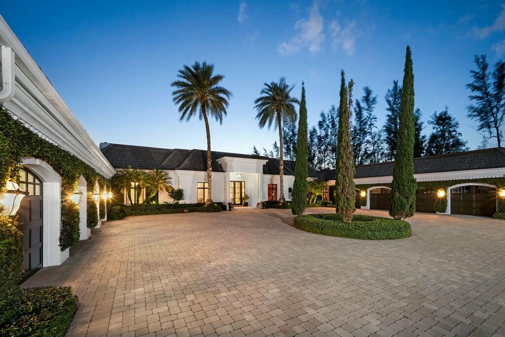 Homes for sale in Jupiter Island, FL | 100 Harbor Way, Jupiter Island, FL 33455 | MLS# R11077605