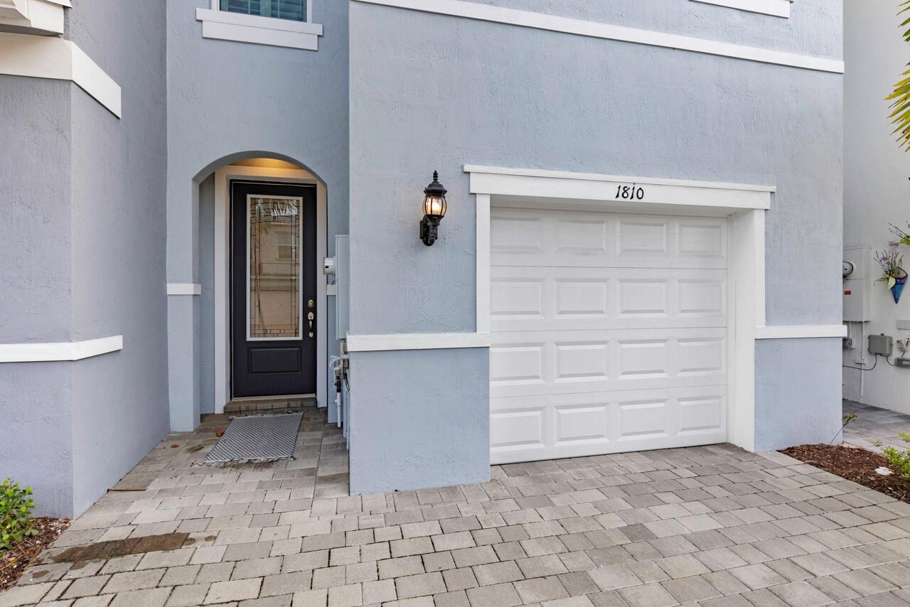 Homes for sale in Stuart, FL | 1810 Se Ocean Cove Way, Stuart, FL 34996 | MLS# R11077626