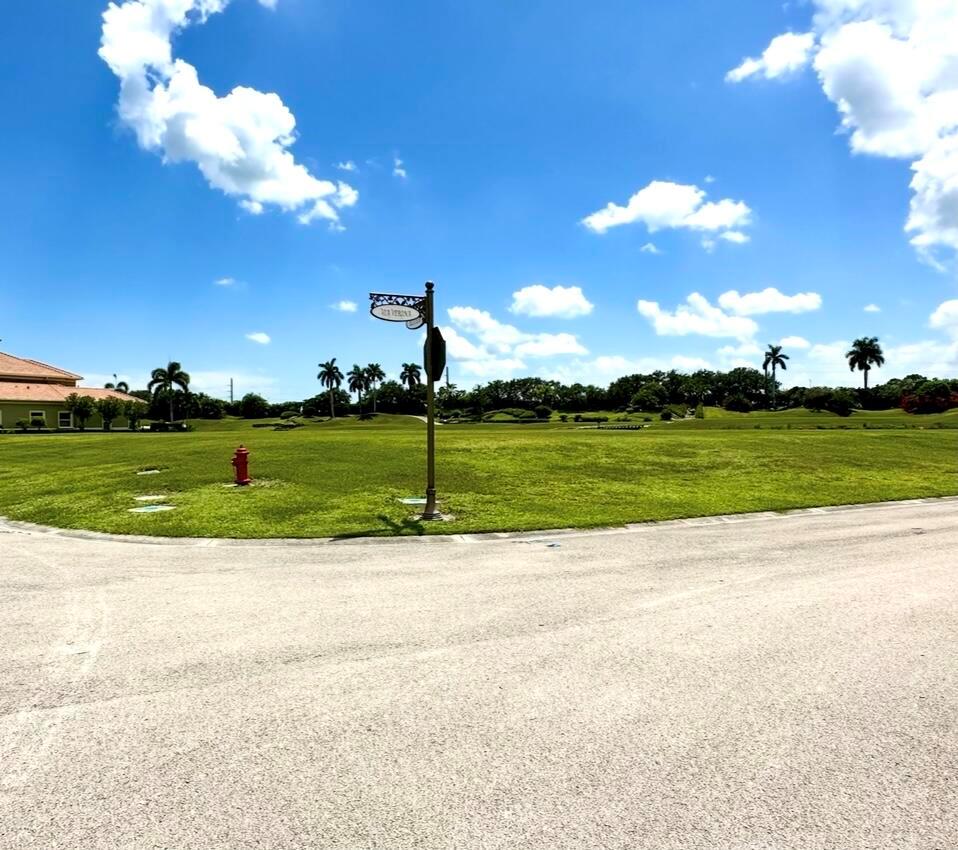 Homes for sale in Port St Lucie, FL | 102 Se Via Verona, Port St Lucie, FL 34984 | MLS# R11077798