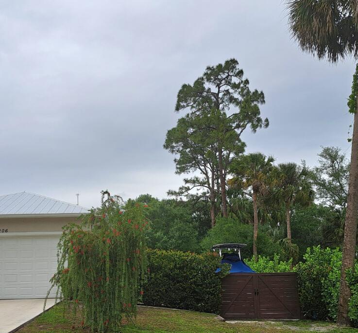 Homes for sale in Fort Pierce, FL | 1206 Royal Palm Boulevard, Fort Pierce, FL 34982 | MLS# R11078052