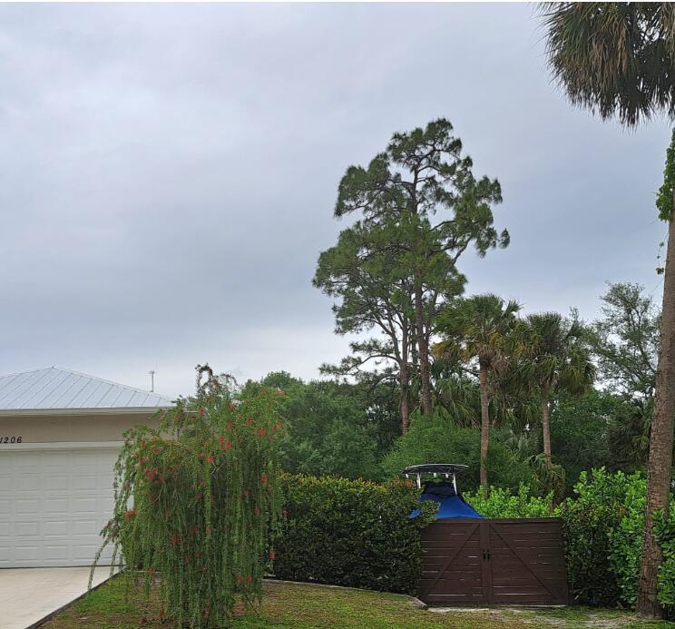 Homes for sale in Fort Pierce, FL | 1206 Royal Palm Boulevard, Fort Pierce, FL 34982 | MLS# R11078052