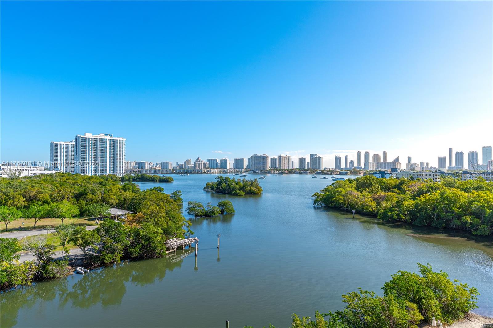 Condo for Sale in North Miami Beach, FL