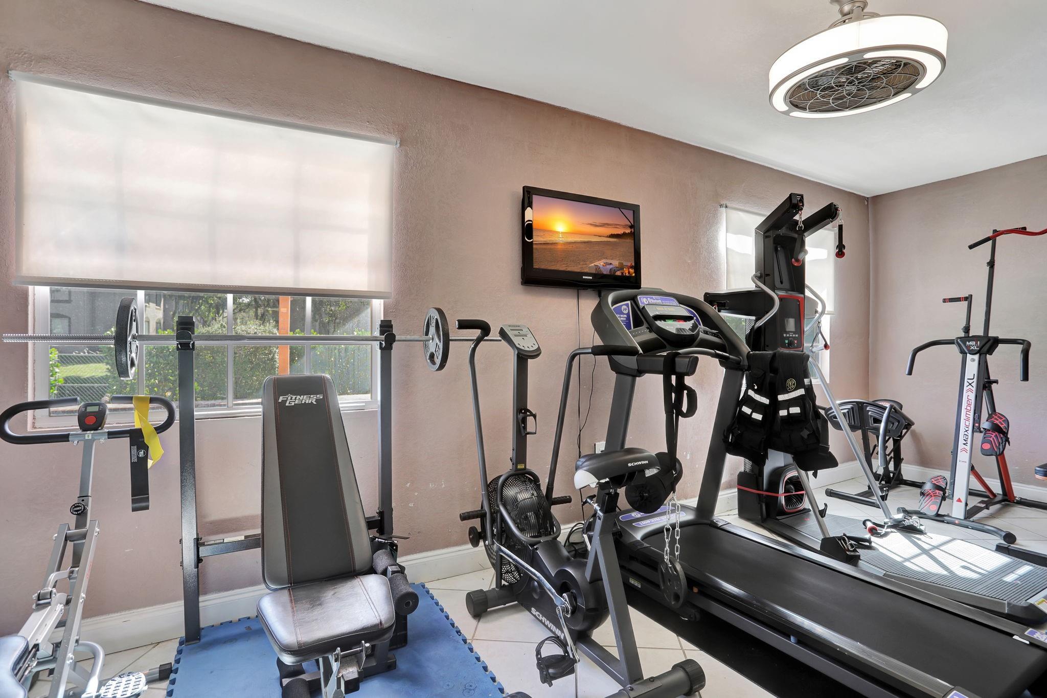 Bonus room (may be used as gym, office, etc)