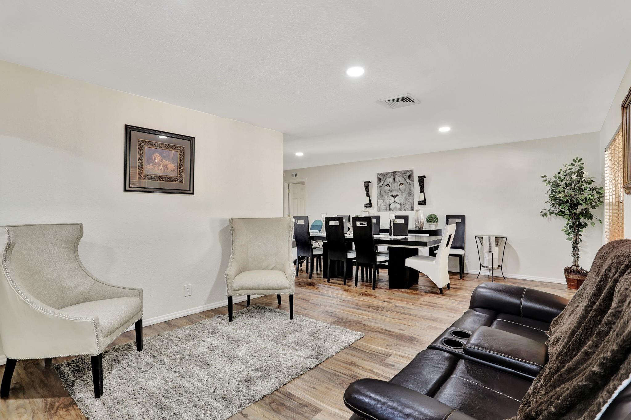 Sitting room leads to dining room