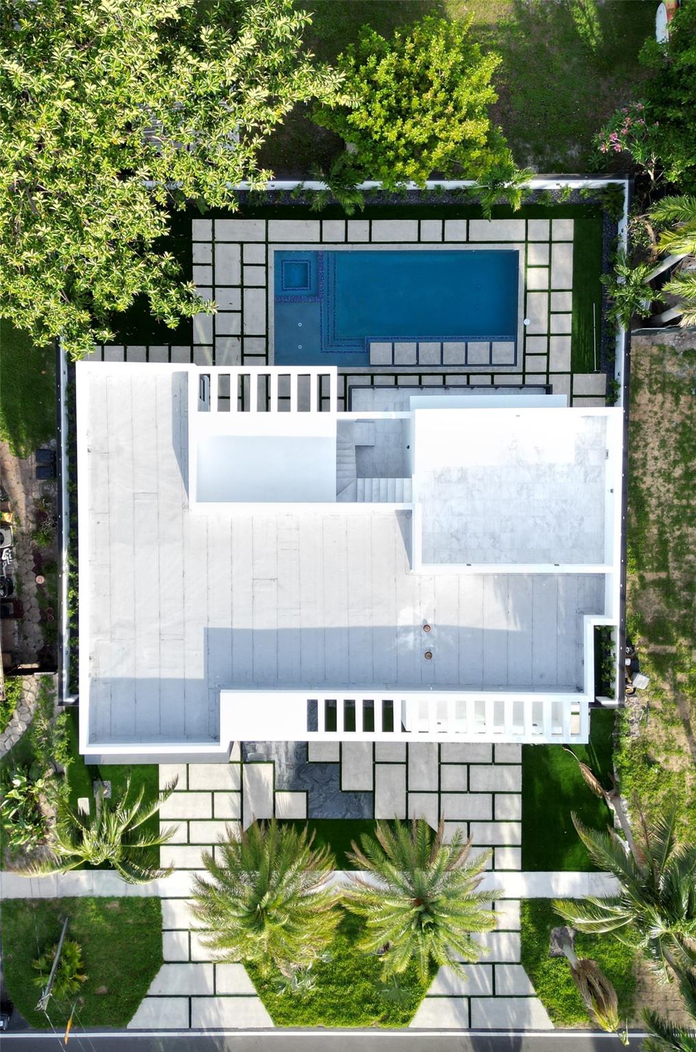 Homes for sale in Lighthouse Point, FL | 5001 Ne 27Th Ave, Lighthouse Point, FL 33064 | MLS# F10496314