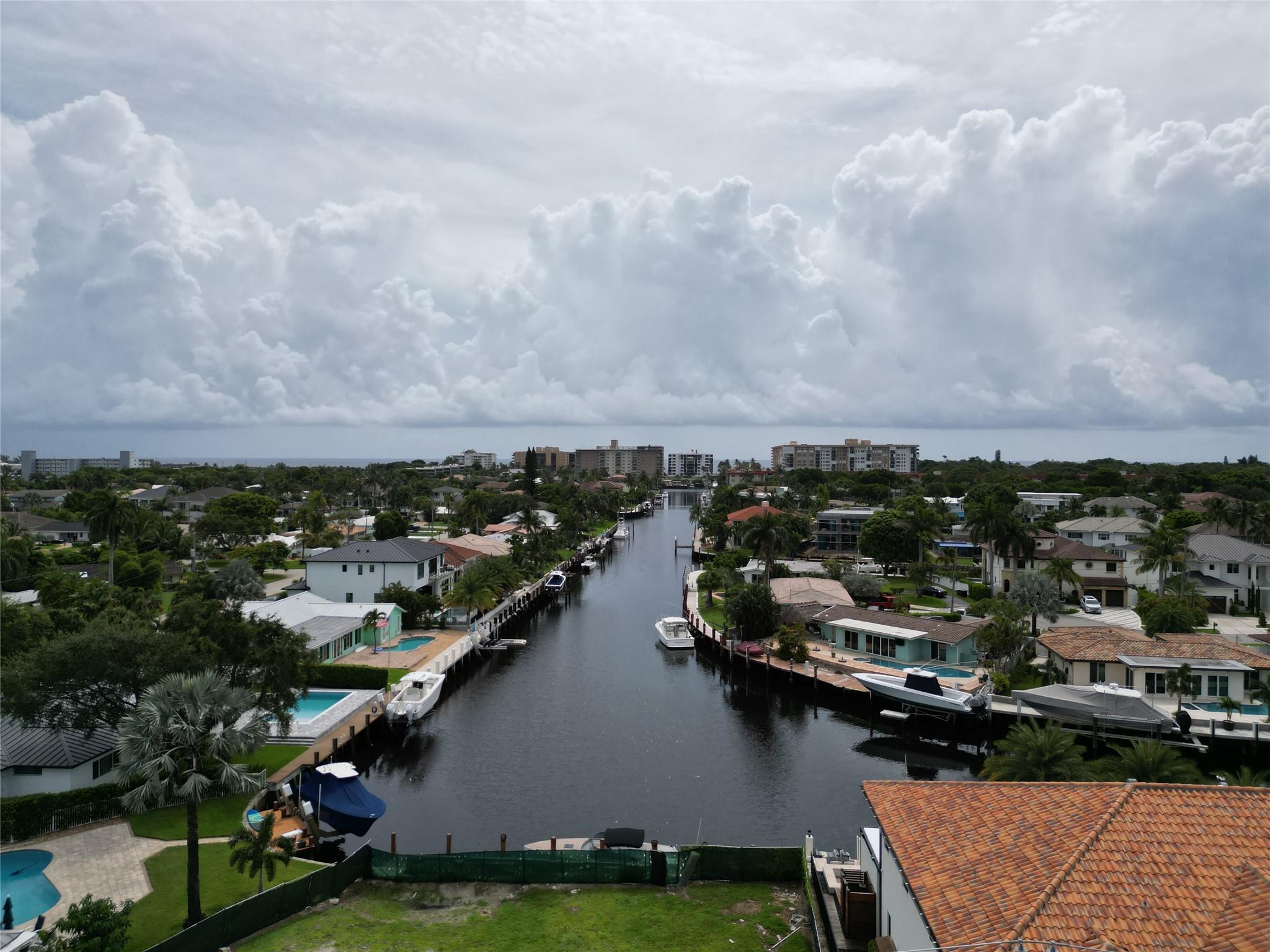 Homes for sale in Lighthouse Point, FL | 5001 Ne 27Th Ave, Lighthouse Point, FL 33064 | MLS# F10496314