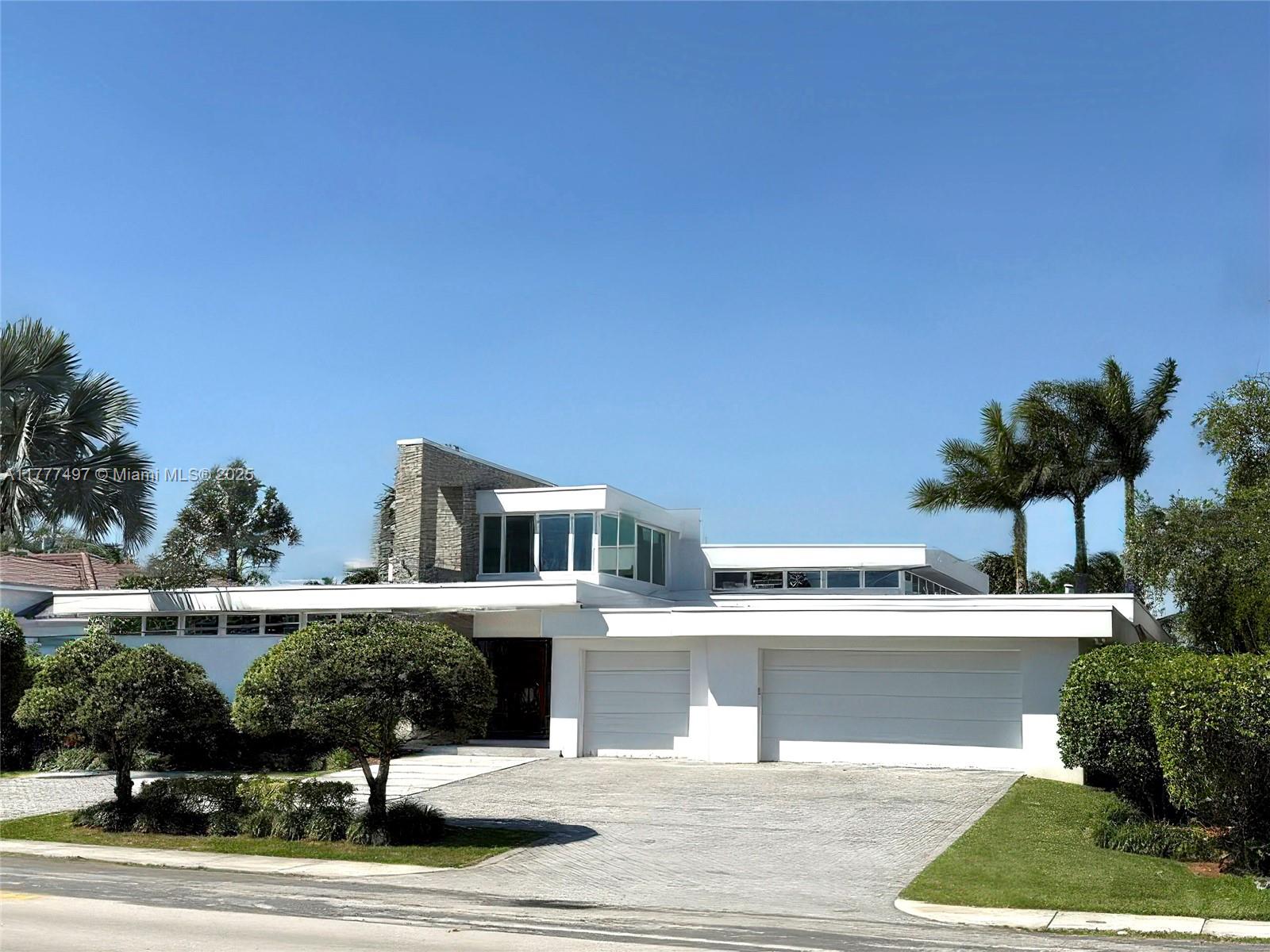 Homes for sale in Hallandale Beach, FL | 907 Diplomat Pkwy, Hallandale Beach, FL 33009 | MLS# A11777497