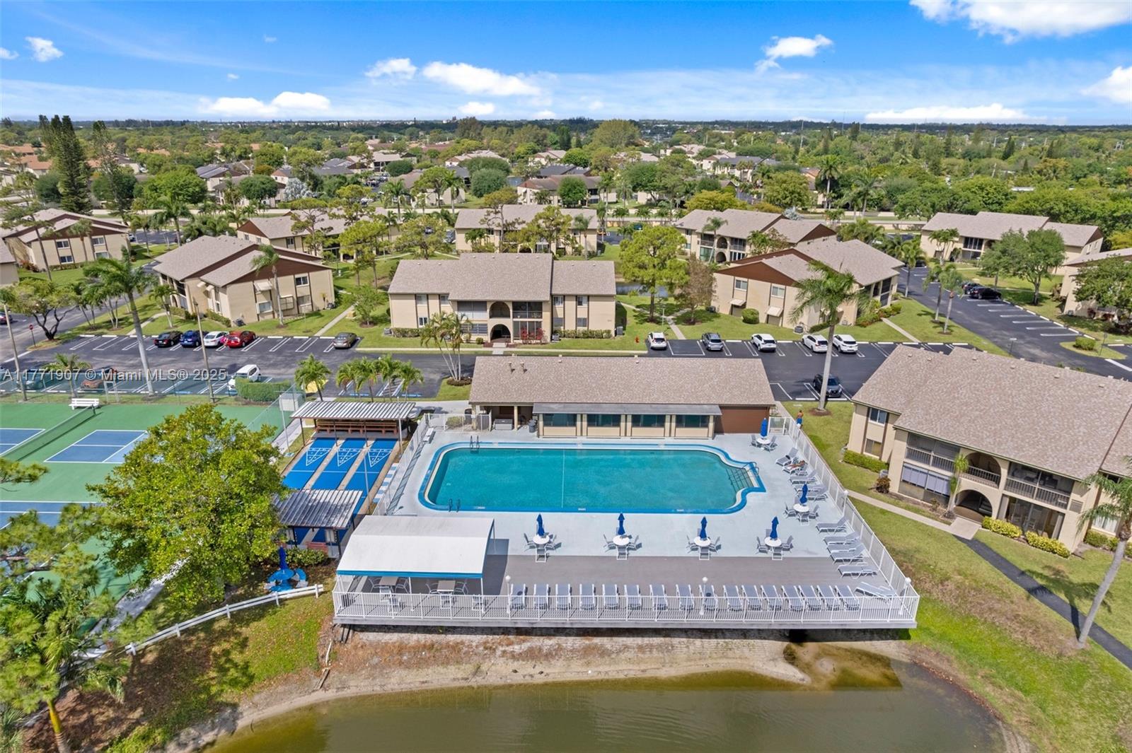 Homes for sale in Green Acres, FL | 336 Pine Ridge Cir #B-1, Green Acres, FL 33463 | MLS# A11771907