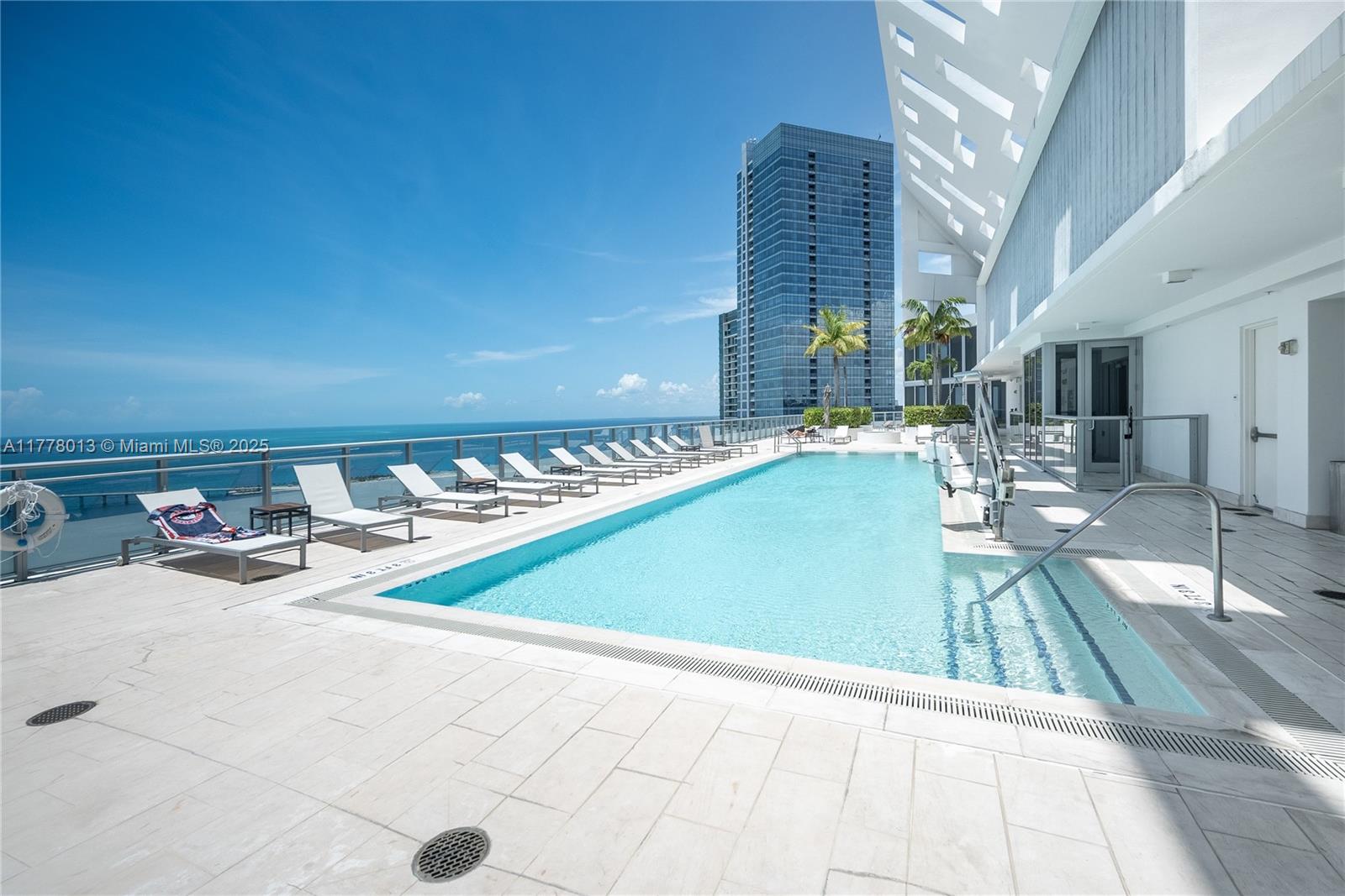 Condo for Sale in Miami, FL