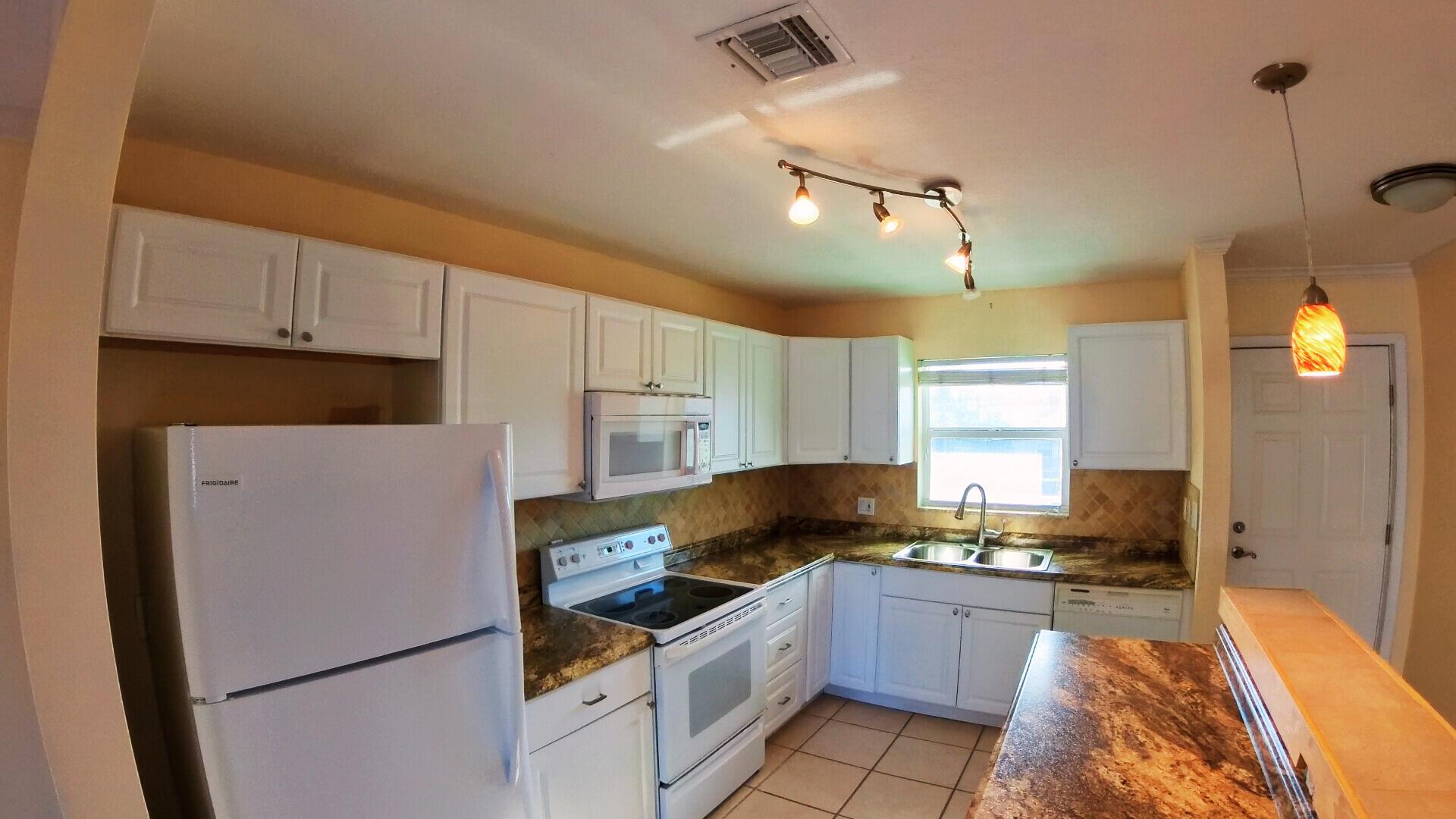 Homes for sale in North Palm Beach, FL | 236 Castlewood Dr #202, North Palm Beach, FL 33408 | MLS# R11078739