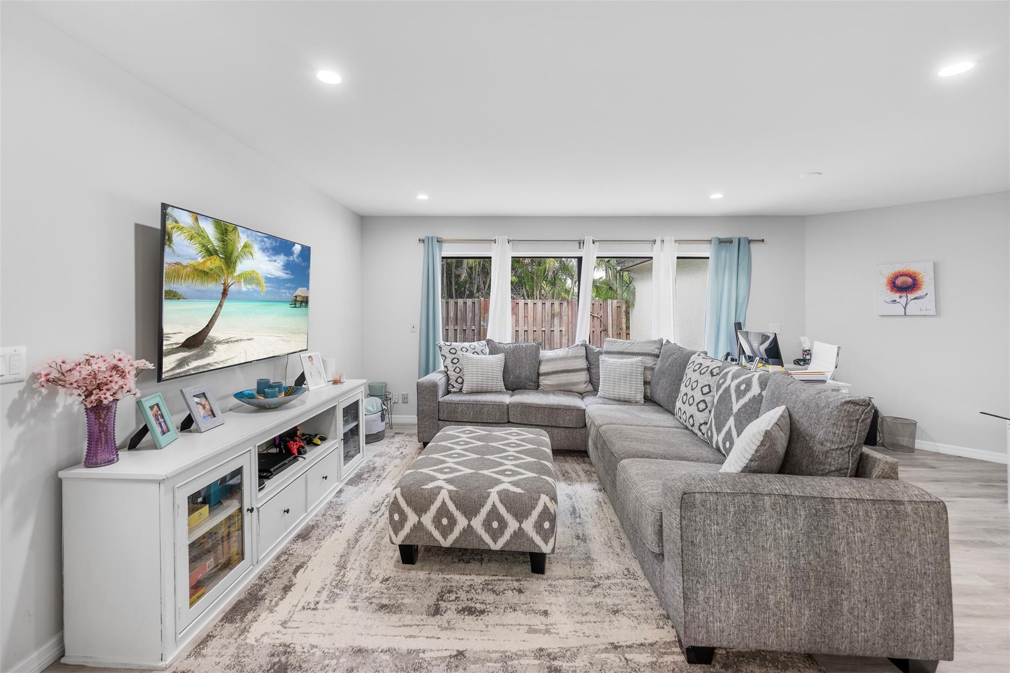 Homes for sale in Royal Palm Beach, FL | 100 Weybridge Cir #D, Royal Palm Beach, FL 33411 | MLS# F10496606