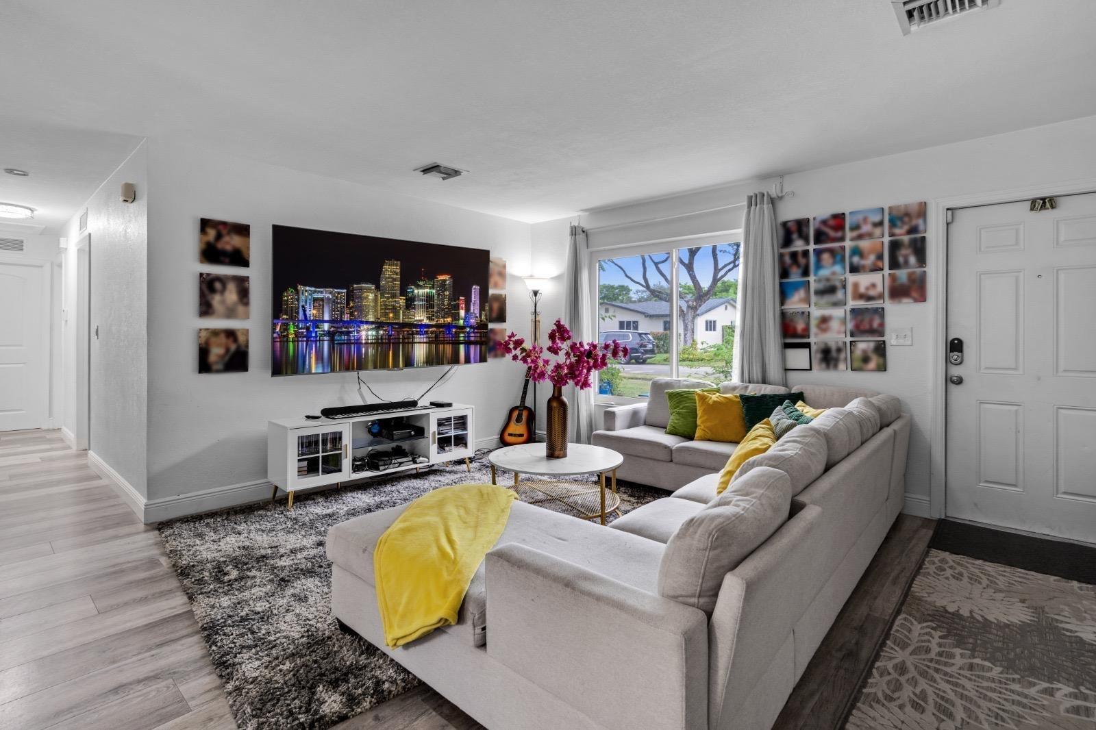 Homes for sale in Hollywood, FL | 315 S 57Th Ave, Hollywood, FL 33023 | MLS# F10496149